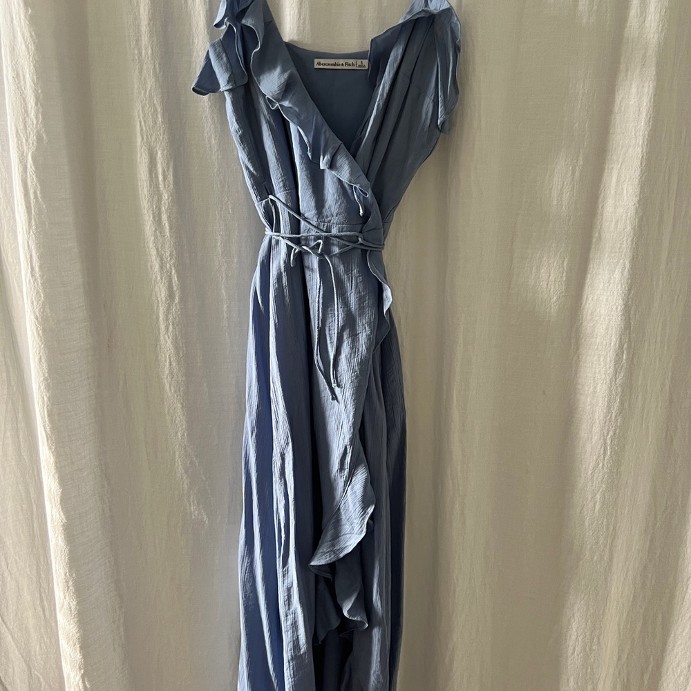 WORN ONCE Abercrombie & Fitch Blue Ruffle Wrap Midi Dress size small - Picture 2 of 9